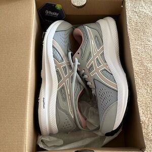 NWT Women’s Asics Gel-Content 8 Shoes Size 7